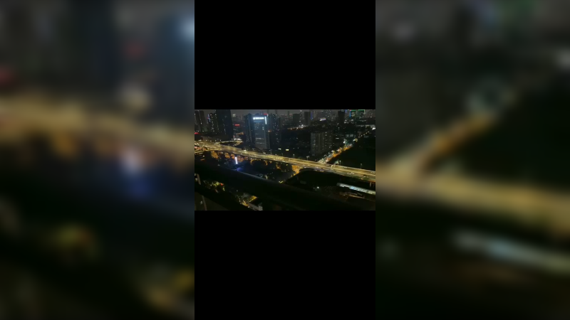 美女~我出不了成都，你带只熊猫走嘛~