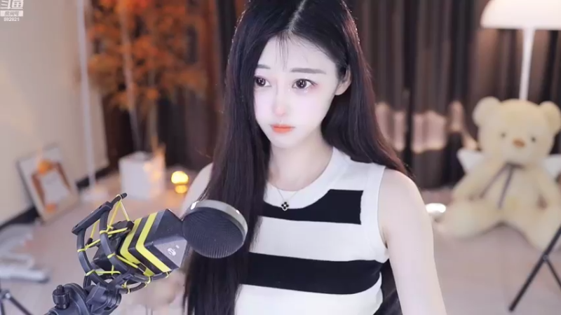 【2022-08-11 14点场】苏小懒38D：呆萌懒妹无敌射手嘎嘎下饭