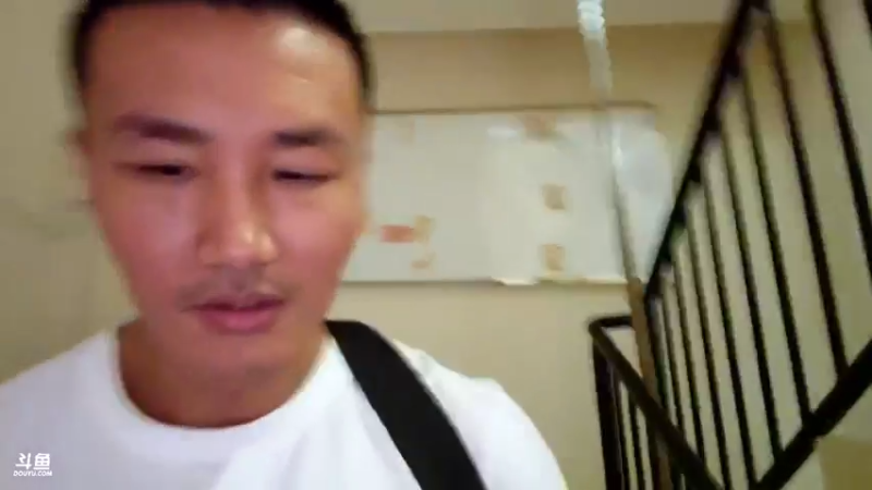 【2022-08-12 18点场】黑人毅：晚上吃烤鸭