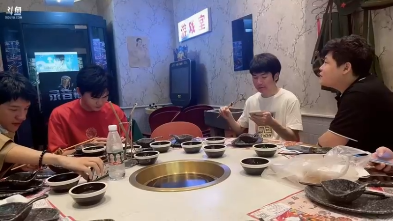 【2022-08-15 16点场】eStarPro易峥：eStarPro新星燎原冠军宝箱上线！