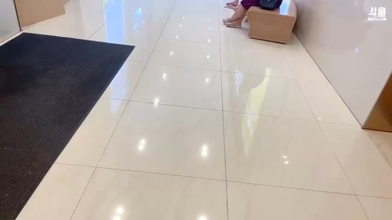 【2022-08-16 19点场】douyu小漠：由乃：今天出个门