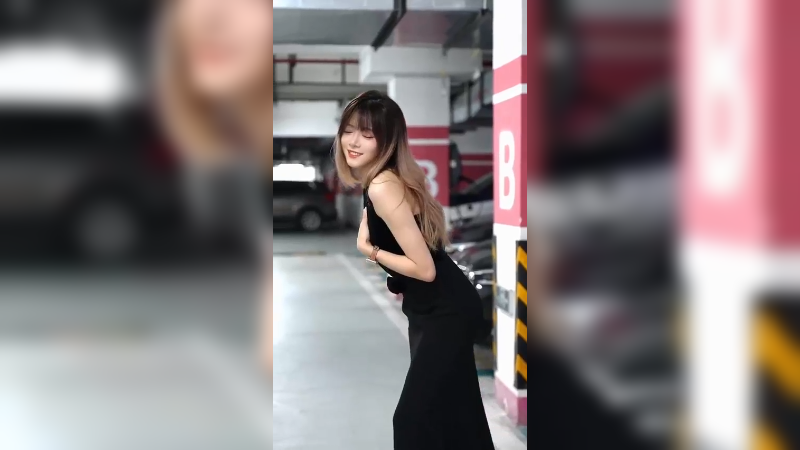 你可以穿着燕尾服给我拿一杯红酒来吗