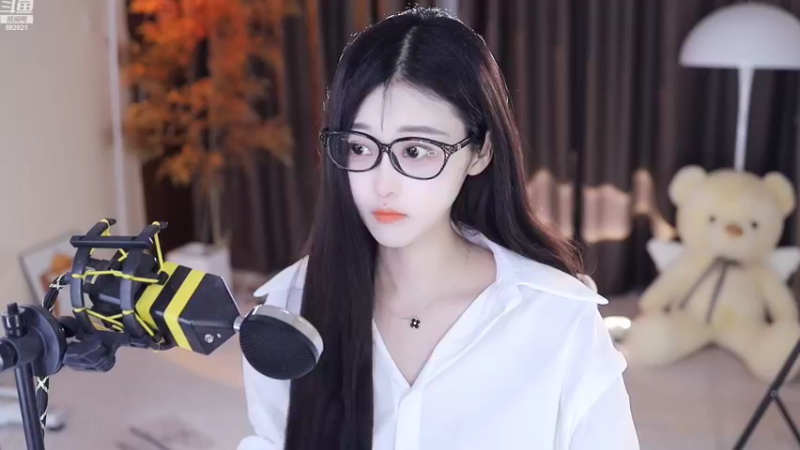 【2022-08-19 21点场】苏小懒38D：呆萌懒妹无敌射手嘎嘎下饭