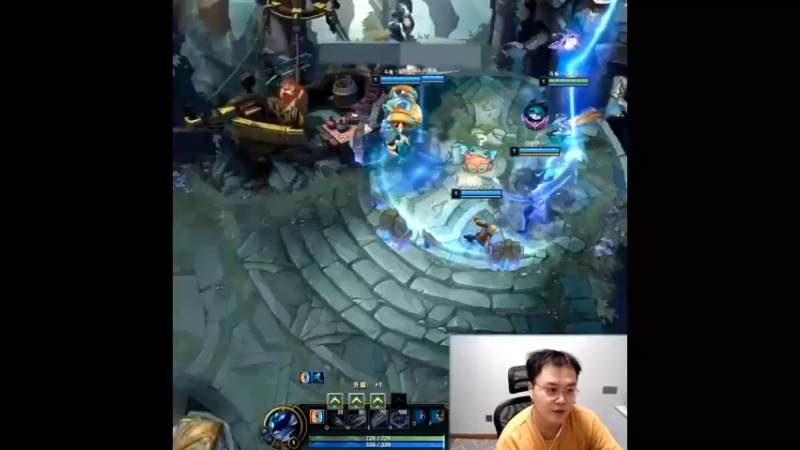 对线熊王，刚神教你对线狗熊