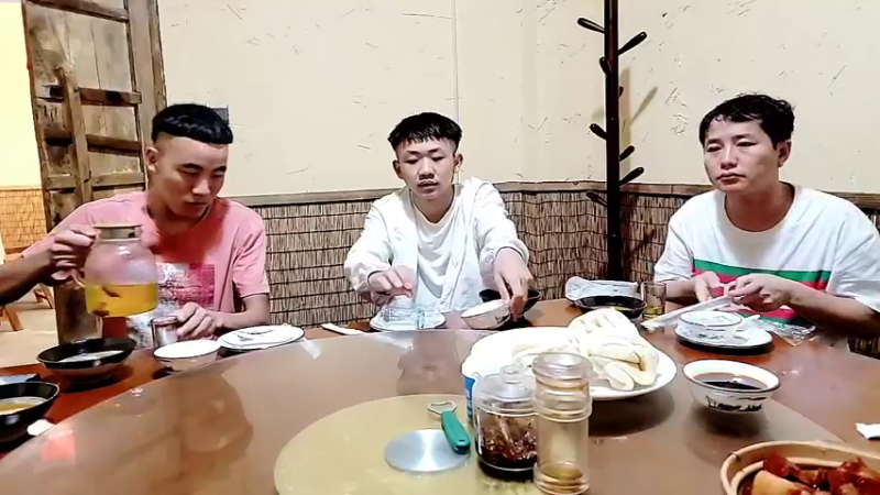 【2022-08-18 22点场】大嘴love：郑州【日行一善】