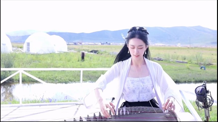 美女古筝演奏-《沧海一声笑》