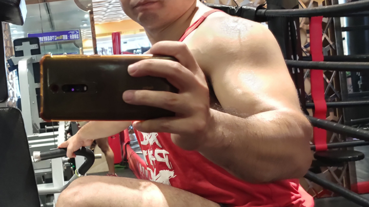 肩膀强化训练。