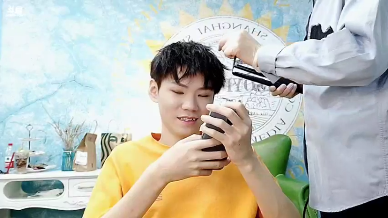 【2022-08-21 16点场】YTG丶西法：今天播播户外拍拍照！