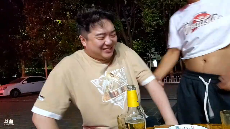 我在斗鱼看黑人毅直播户外