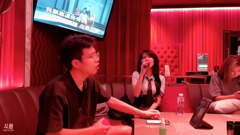 【2022-08-22 21点场】南波儿大魔王丶：和几个小姐姐玩密室！
