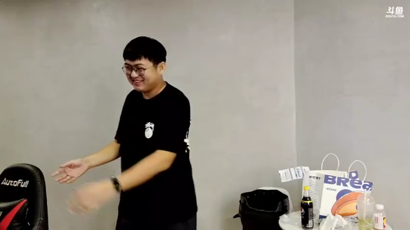 【2022-08-24 23点场】火力堂主：明天去宁波！