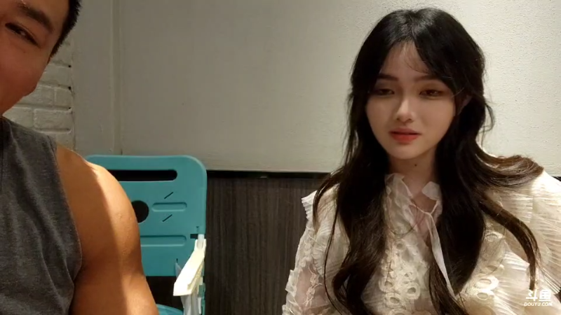 我在斗鱼看黑人毅直播户外