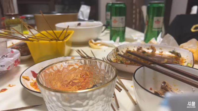 【2022-08-28 01点场】金甲EzNpc：周六耸耸肩