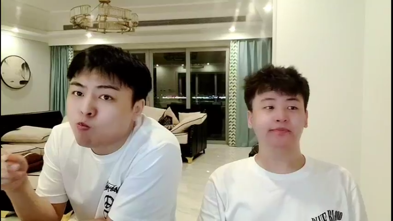 【2022-08-28 23点场】骚某某：【直播】好宝来了