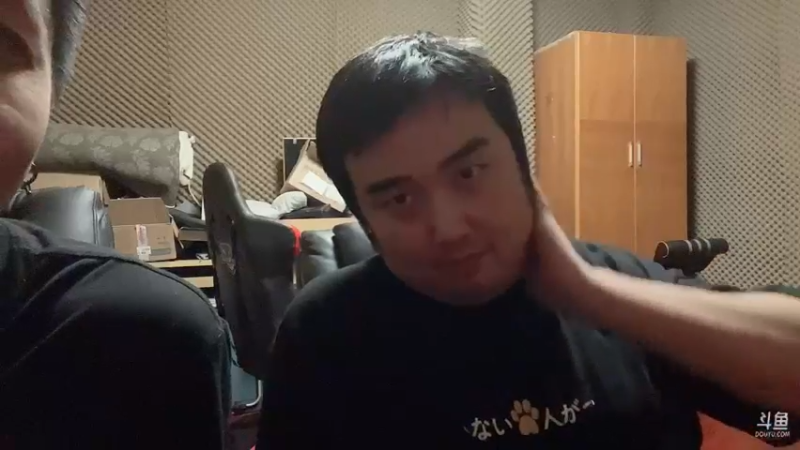 【2022-08-31 01点场】douyu小漠：《斗罗外传》决战比比东