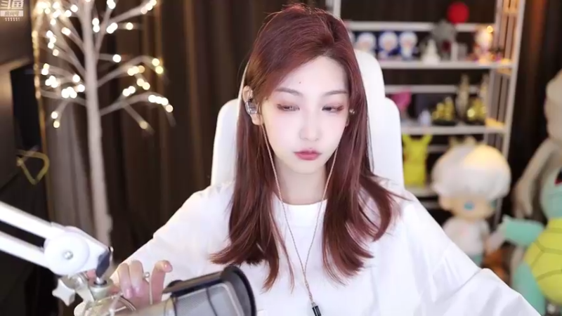 【2022-08-31 18点场】叶知秋Vanessa：秋：钻石双倍 越努力越幸运