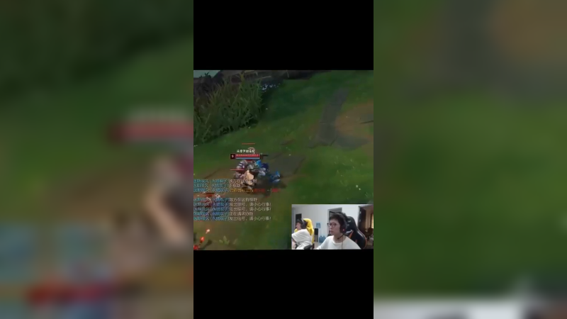 “荆轲逐秦王，秦王还柱而走。群臣惊愕，卒起不意，尽失其度。”