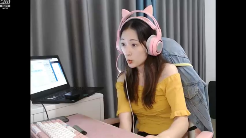 【2022-09-02 18点场】传情小小：小鹿：啊哈~又是我~