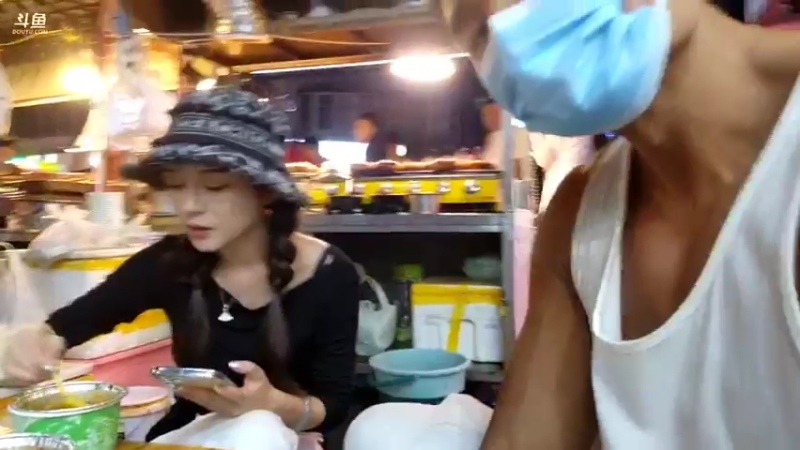 【2022-09-02 20点场】黑人毅：明天出发昆明夜市摆摊