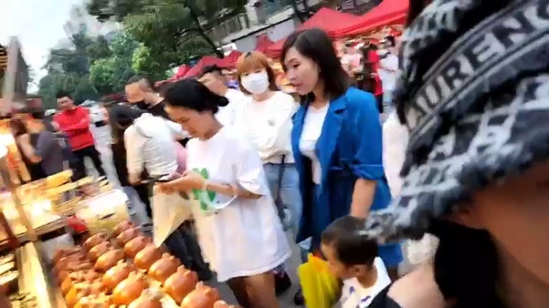 【2022-09-02 18点场】黑人毅：明天出发昆明夜市摆摊
