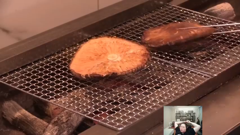 【2022-09-02 17点场】即将拥有人鱼线的PDD：播会儿 晚点出门