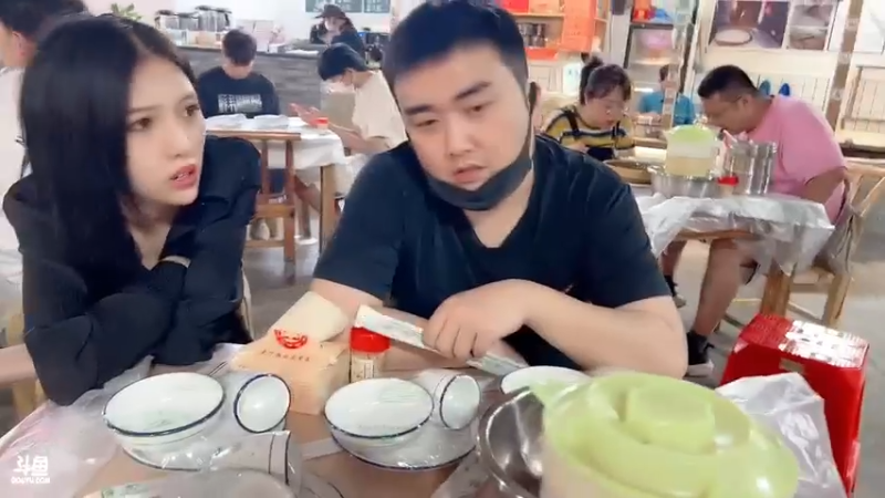 【2022-09-04 20点场】douyu小漠：见女主播，长沙游荡大队第二天，