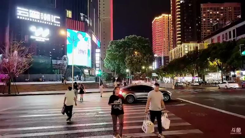 【2022-09-07 20点场】别问问就黑皮：【小奶团】黑皮~