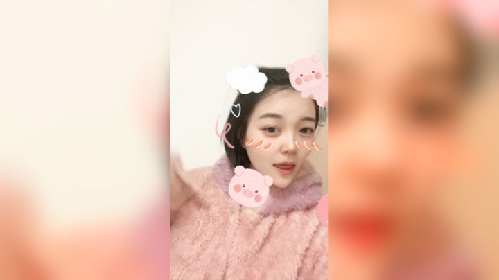 给大家表演个素颜卖萌吧