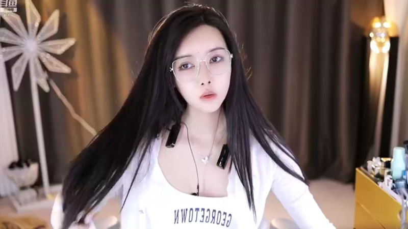 【2022-09-09 22点场】喵小莎：中午11点，晚上10.30见。