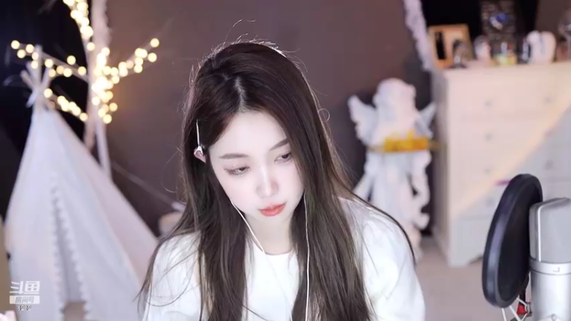【2022-09-13 09点场】小肉球阿：爱笑的女孩运气不会差~~