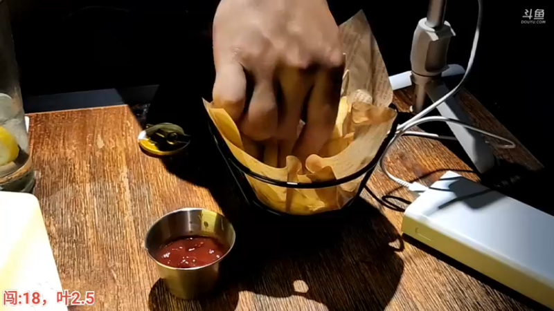 【2022-09-10 23点场】叶子户外：《叶闯古镇》丽江day1