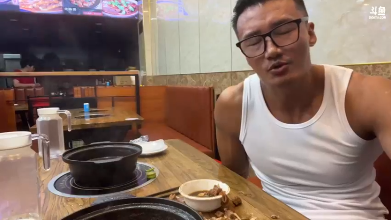 【2022-09-15 01点场】黑人毅：拍视频带妹子训练