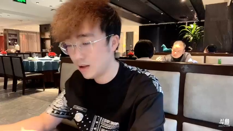 【2022-09-14 18点场】别问问就黑皮：户外美食节目 5692787