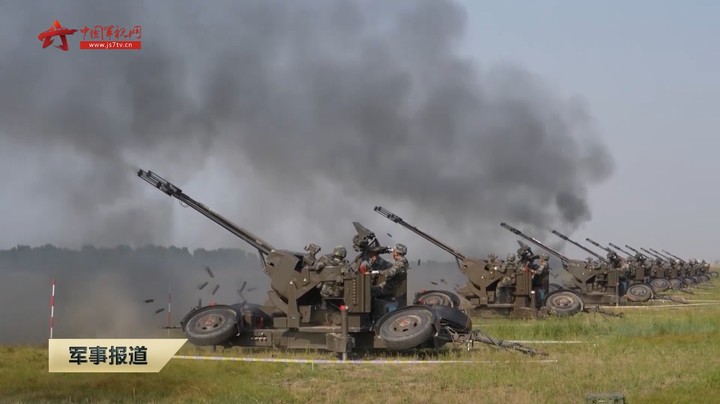 【直击演训场】渤海湾畔 防空兵多武器实弹射击