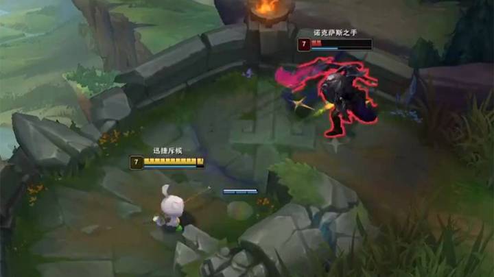 恶霸提莫：诺手的外圈Q在提莫眼里没什么威力的，我可以吃他一百个外圈Q