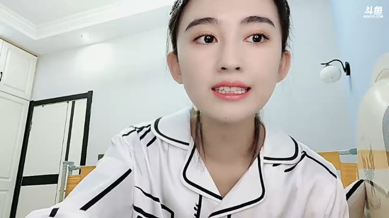 我在斗鱼看安娜我就这样直播音乐