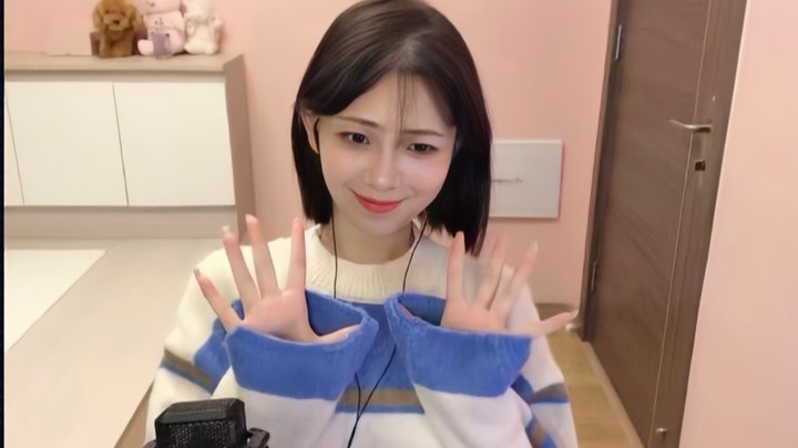 短发女孩