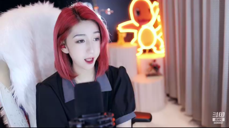 【2022-09-21 18点场】潇潇超哇噻：下午档：你的表妹