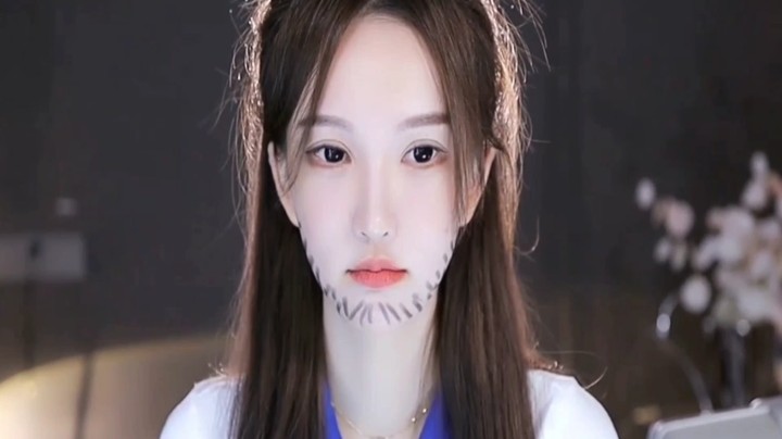 南妹儿画胡子也太搞笑了