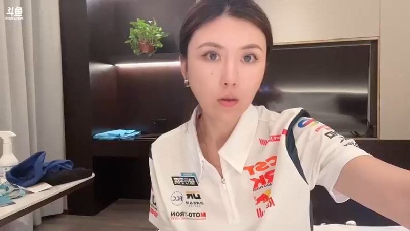 【2022-09-24 22点场】十三三三：⭐出差去啦，这两天不定时播⭐