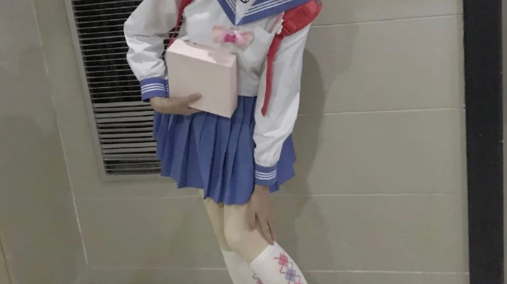 四个小姐姐御姐萝莉都有带一个男生