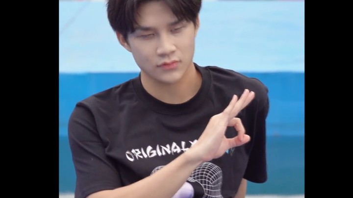 还躺着呢？起来跳水