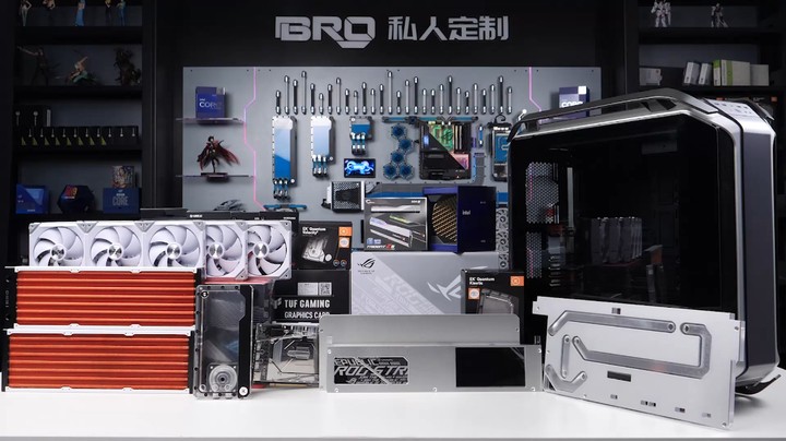 BRO私人定制-酷冷至尊C700M银色主题装机展示