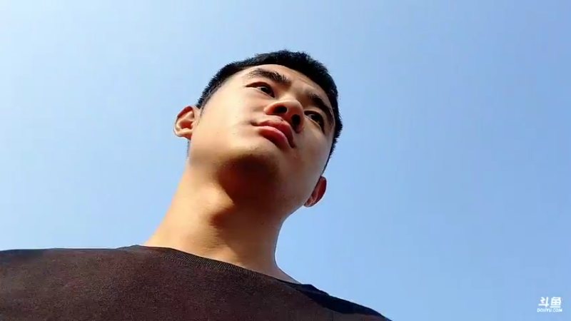【2022-10-01 16点场】川味箩卜：下午四点半直播～
