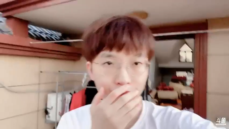 【2022-10-02 17点场】落叶听松：出门在外随便玩玩