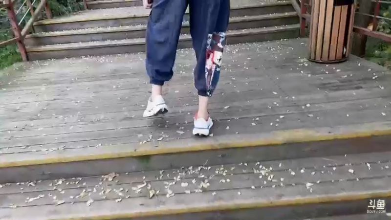 【2022-10-01 08点场】硬汉哥孙士彧：昆特牌之家，国庆节快乐