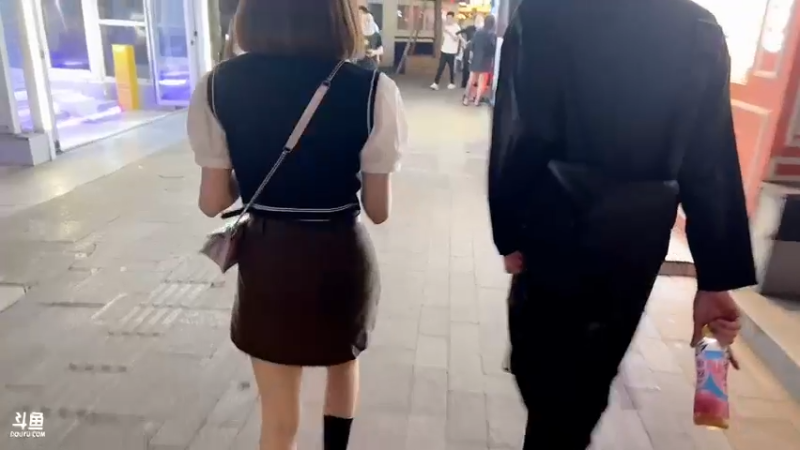 【2022-10-01 19点场】douyu小漠：劳斯莱斯接由奈！