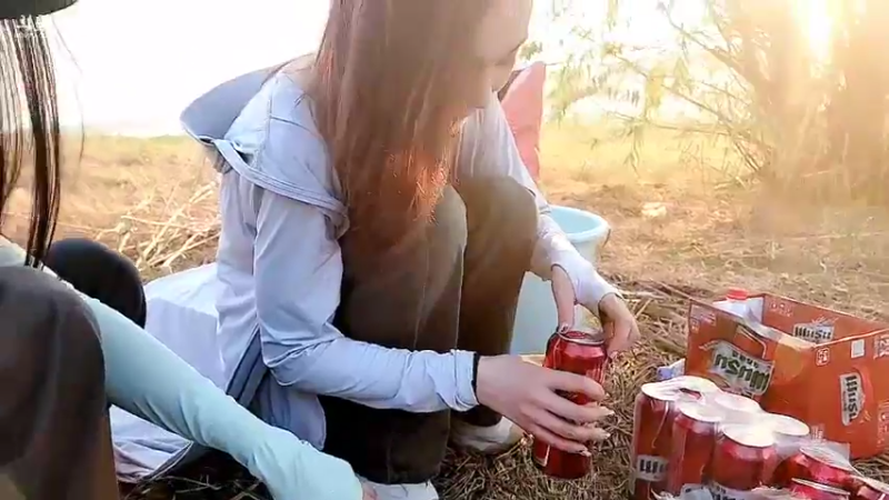 【2022-10-02 17点场】洪湖小肖：《盲盒求生》第1天