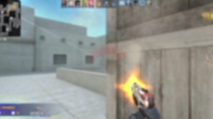 在打cf手游[鱼丸无奈]