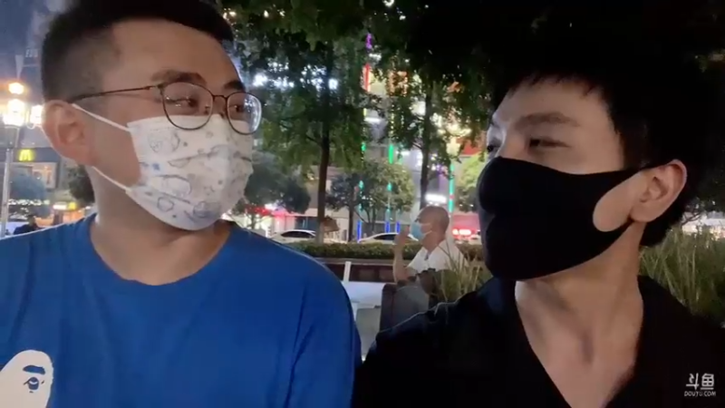 【2022-10-01 00点场】douyu小漠：劳斯莱斯接由奈！